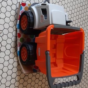 Kids lil tikes truck